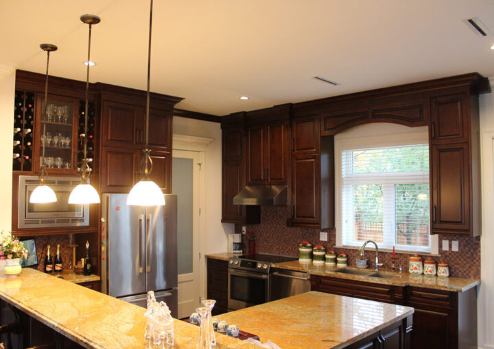 TRADITIONAL KITCHENS5